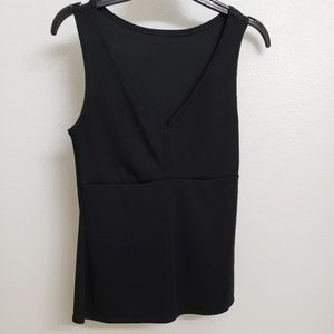 Weekender Black V-Neck Knit Tank in Small